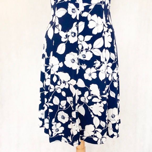 Liz Claiborne Navy and White Floral Knit Dress - Picture 3 of 8